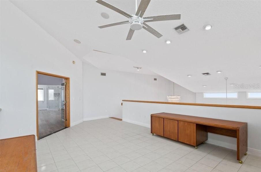 待售: $1,399,000 (5 贝兹, 4 浴室, 5615 平方英尺)