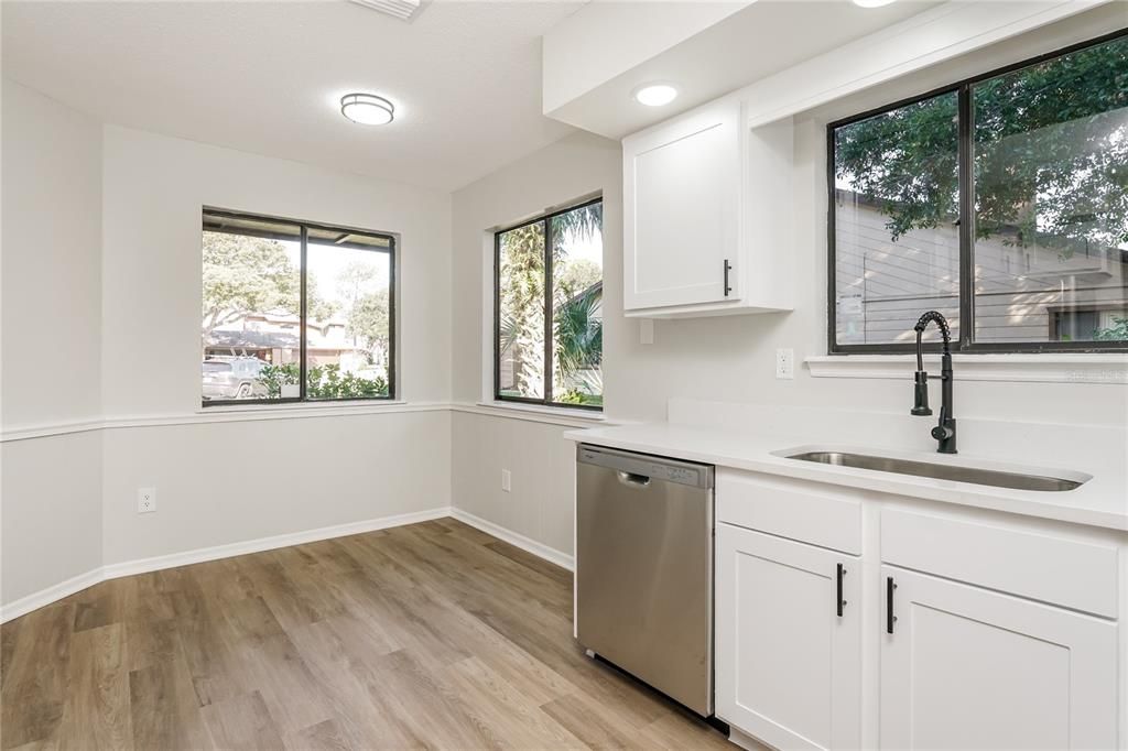 For Sale: $279,900 (3 beds, 2 baths, 1596 Square Feet)