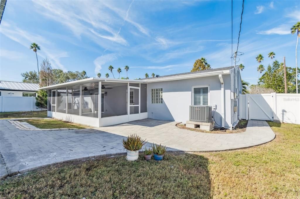 For Sale: $575,000 (3 beds, 2 baths, 1485 Square Feet)