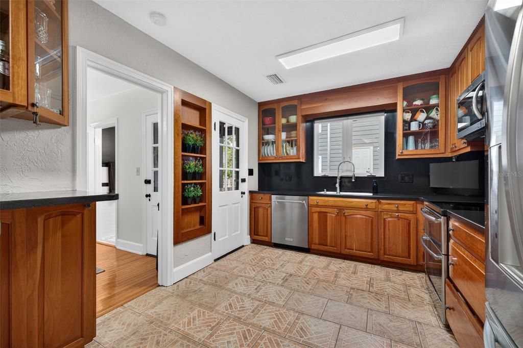 For Sale: $1,495,000 (6 beds, 4 baths, 2255 Square Feet)