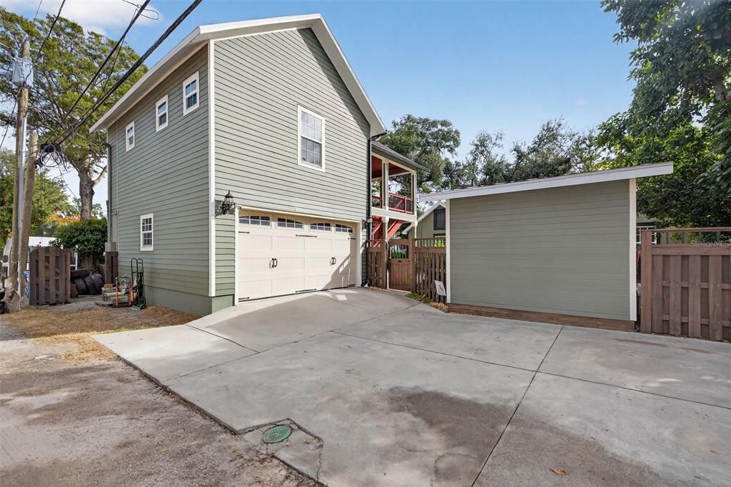 For Sale: $1,495,000 (6 beds, 4 baths, 2255 Square Feet)