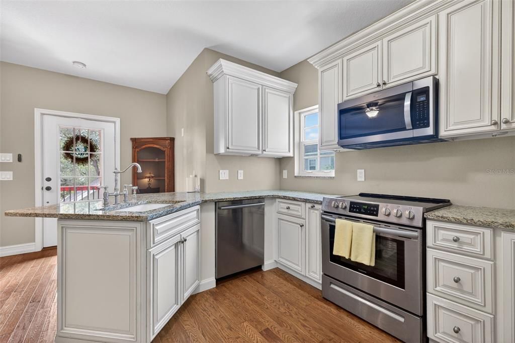 For Sale: $1,495,000 (6 beds, 4 baths, 2255 Square Feet)