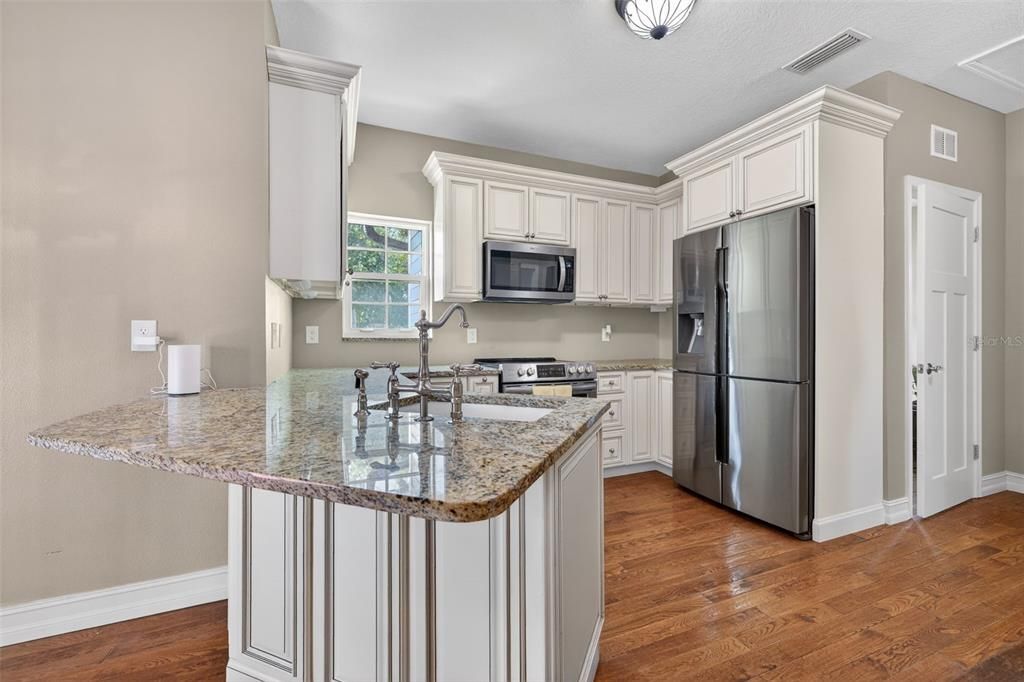 For Sale: $1,495,000 (6 beds, 4 baths, 2255 Square Feet)