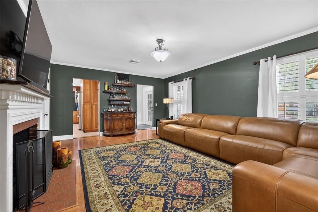 For Sale: $1,495,000 (6 beds, 4 baths, 2255 Square Feet)