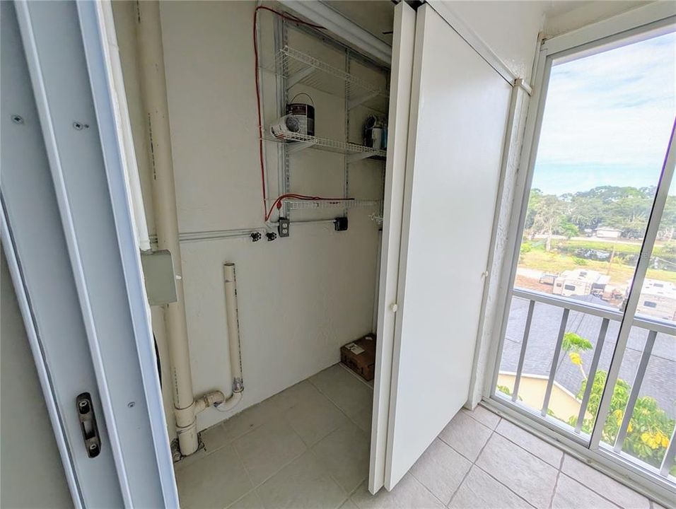 For Sale: $124,900 (2 beds, 2 baths, 1144 Square Feet)