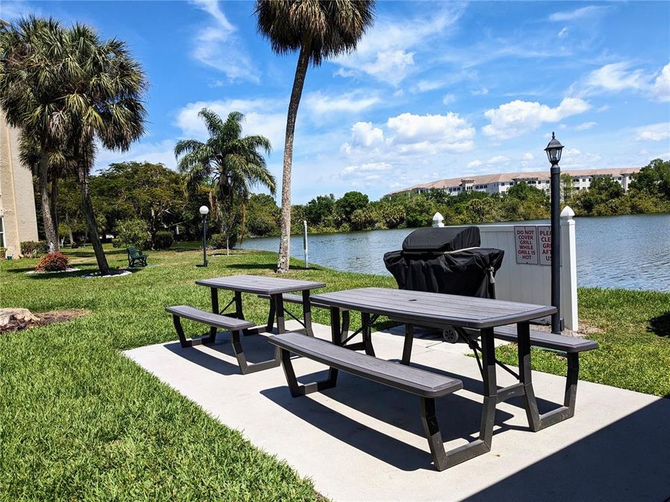 For Sale: $124,900 (2 beds, 2 baths, 1144 Square Feet)