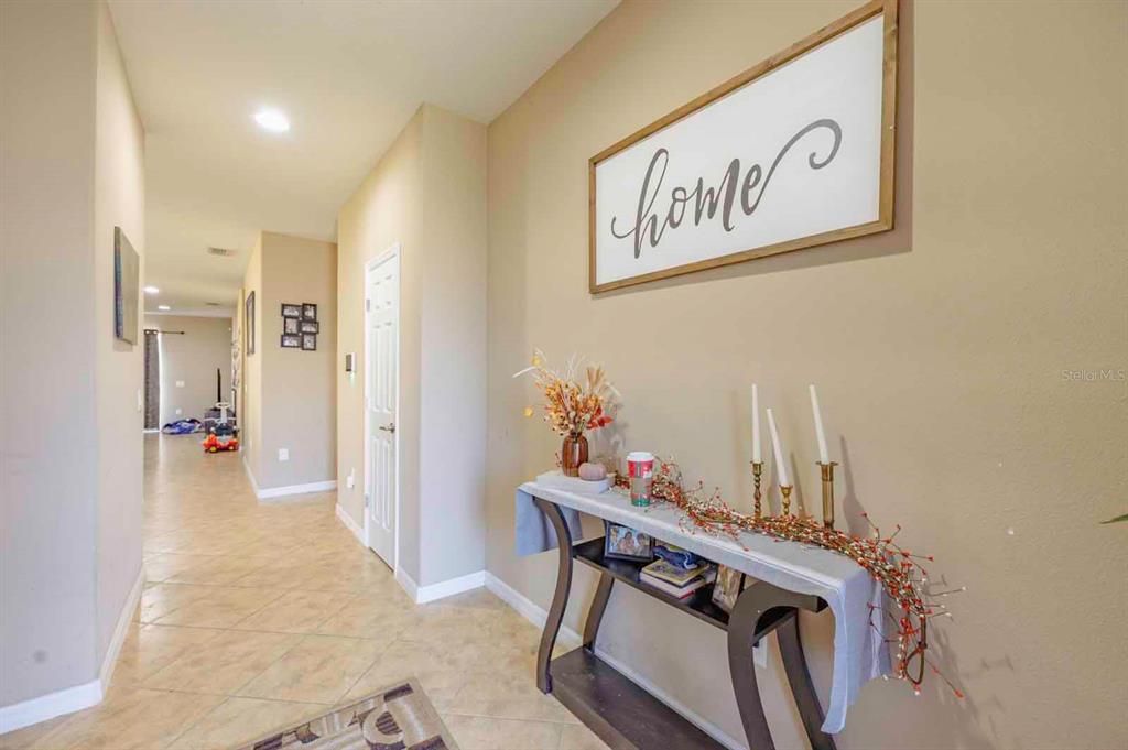 For Sale: $334,900 (3 beds, 2 baths, 1990 Square Feet)