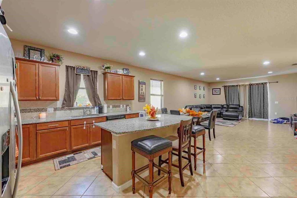 For Sale: $334,900 (3 beds, 2 baths, 1990 Square Feet)