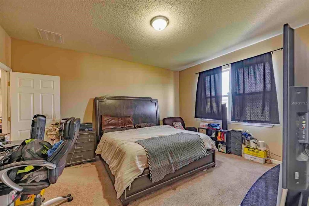 For Sale: $334,900 (3 beds, 2 baths, 1990 Square Feet)