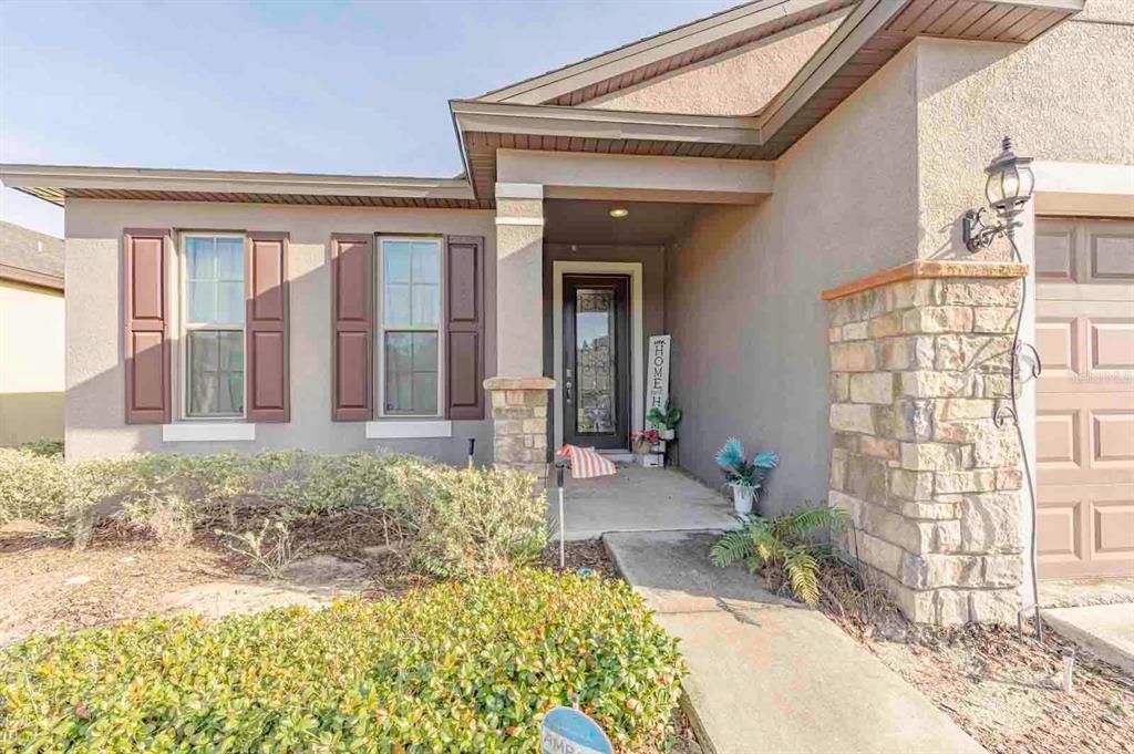 For Sale: $334,900 (3 beds, 2 baths, 1990 Square Feet)