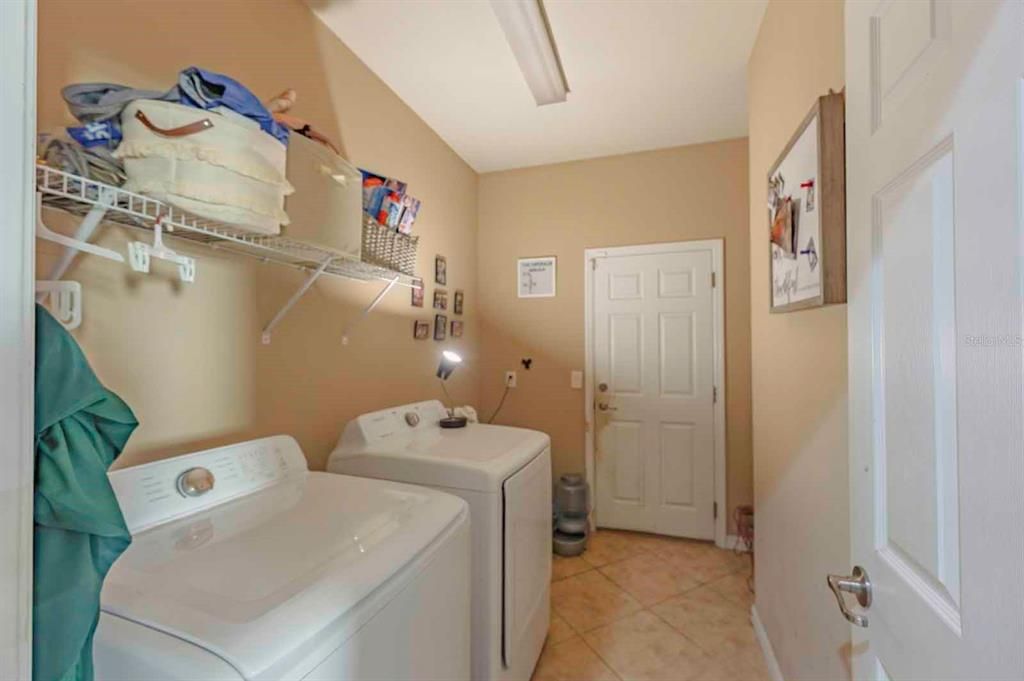 For Sale: $334,900 (3 beds, 2 baths, 1990 Square Feet)