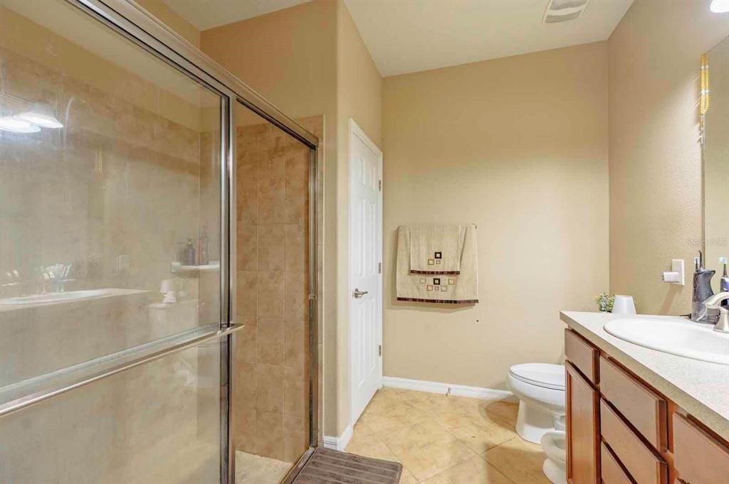 For Sale: $334,900 (3 beds, 2 baths, 1990 Square Feet)