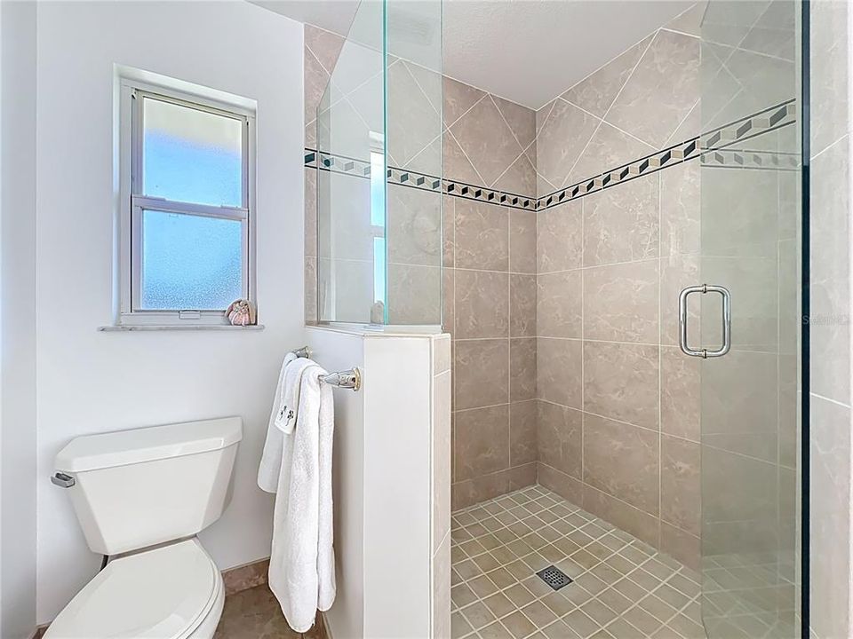 待售: $549,000 (4 贝兹, 3 浴室, 2075 平方英尺)