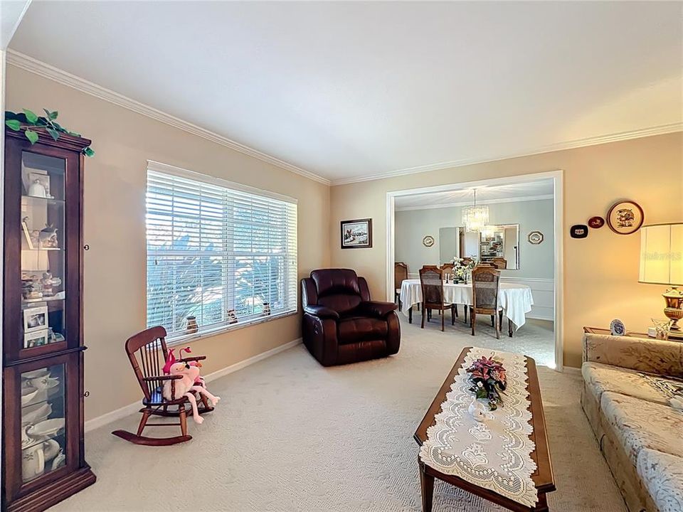 待售: $549,000 (4 贝兹, 3 浴室, 2075 平方英尺)