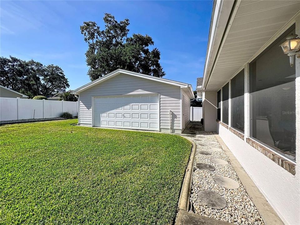 待售: $549,000 (4 贝兹, 3 浴室, 2075 平方英尺)