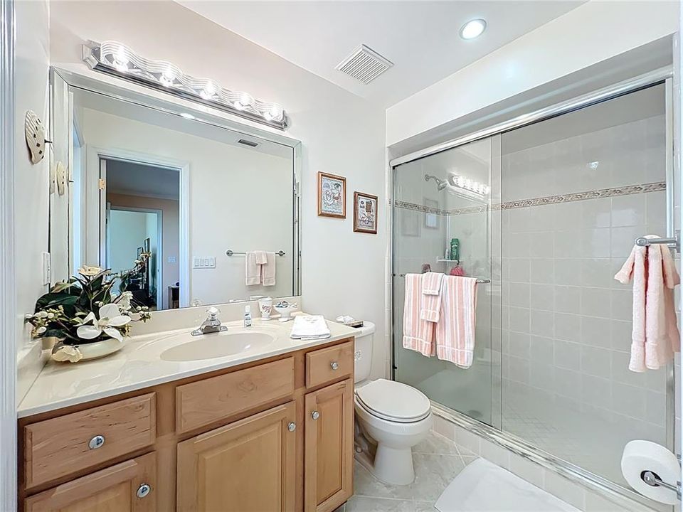 待售: $549,000 (4 贝兹, 3 浴室, 2075 平方英尺)