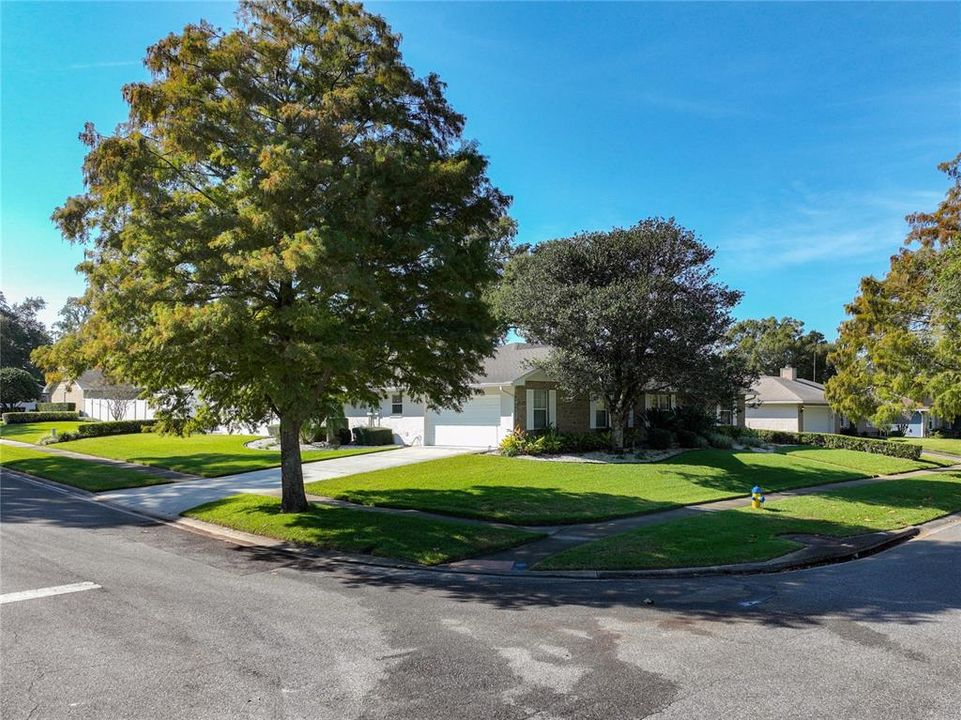 待售: $549,000 (4 贝兹, 3 浴室, 2075 平方英尺)