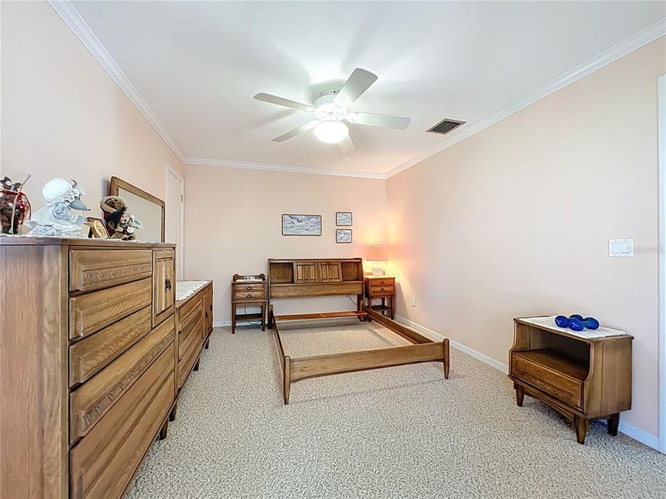 待售: $549,000 (4 贝兹, 3 浴室, 2075 平方英尺)