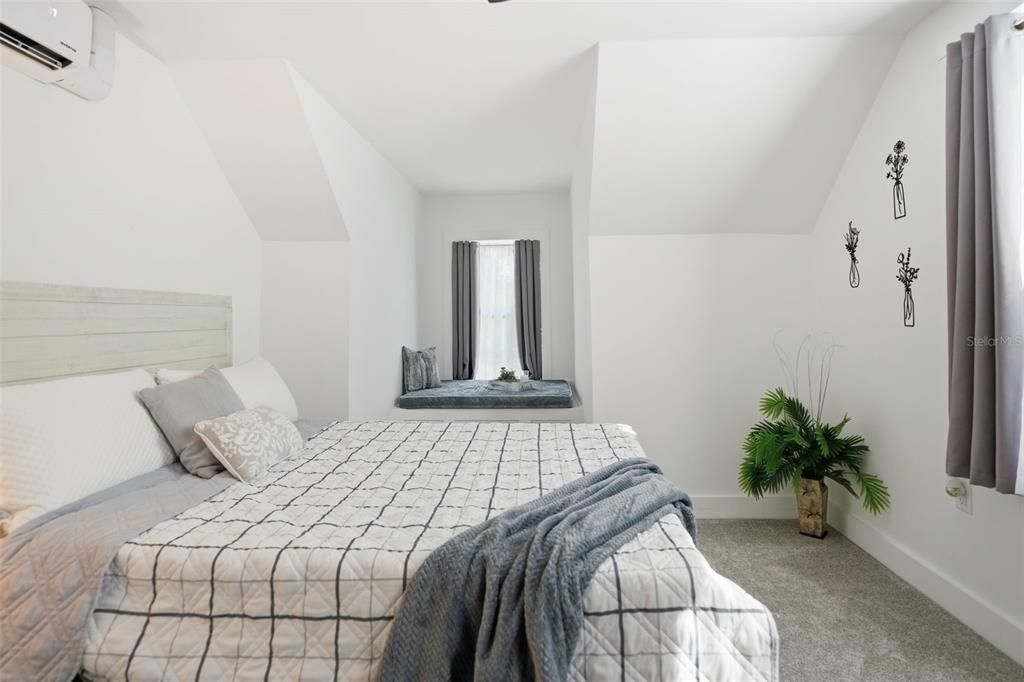 待售: $799,900 (4 贝兹, 3 浴室, 2308 平方英尺)