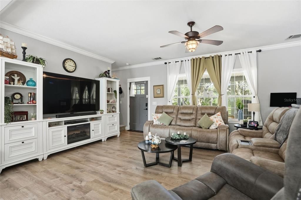 待售: $799,900 (4 贝兹, 3 浴室, 2308 平方英尺)