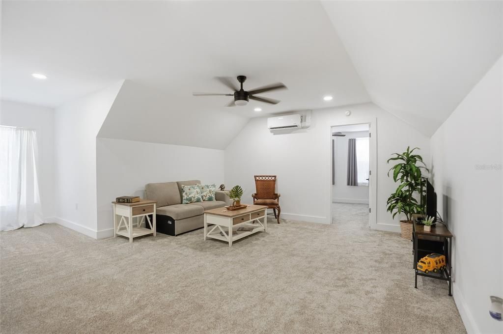 待售: $799,900 (4 贝兹, 3 浴室, 2308 平方英尺)