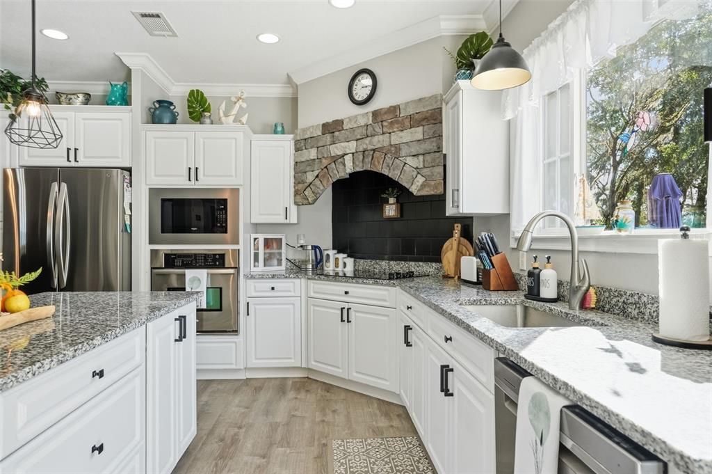 待售: $799,900 (4 贝兹, 3 浴室, 2308 平方英尺)