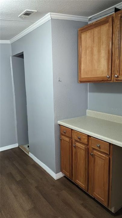 For Rent: $1,500 (4 beds, 2 baths, 1566 Square Feet)