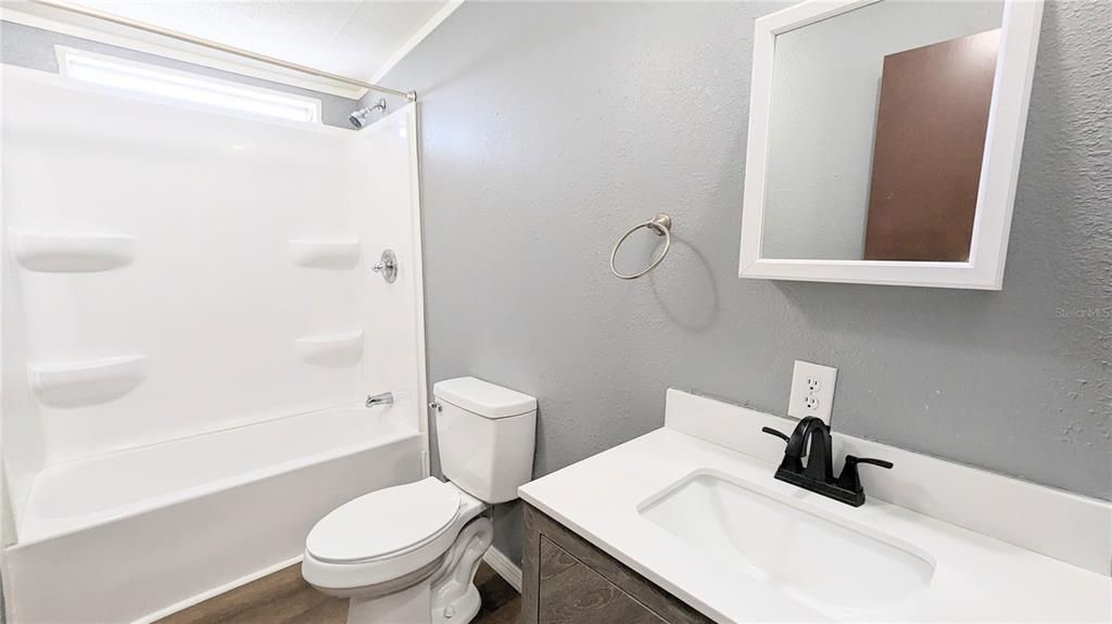 For Rent: $1,500 (4 beds, 2 baths, 1566 Square Feet)