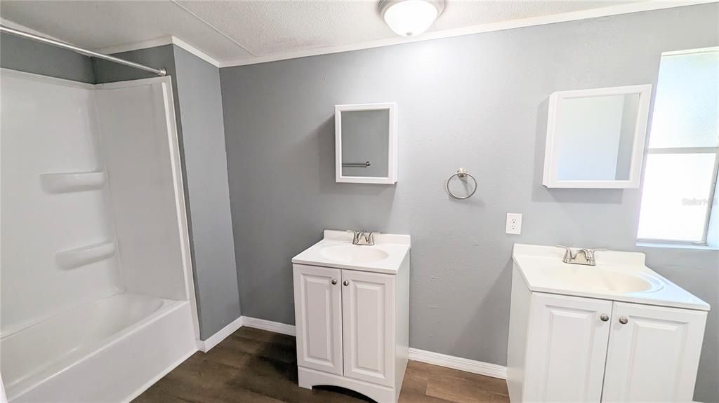 For Rent: $1,500 (4 beds, 2 baths, 1566 Square Feet)