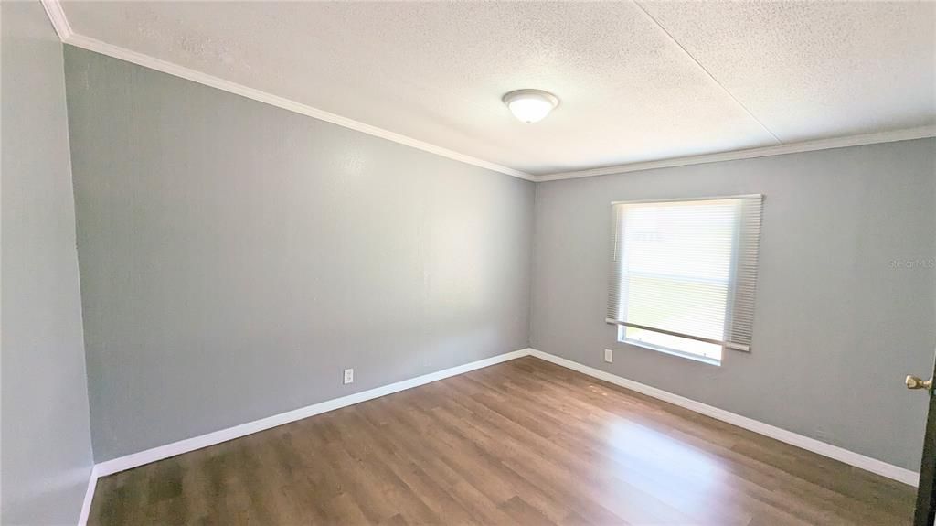 For Rent: $1,500 (4 beds, 2 baths, 1566 Square Feet)