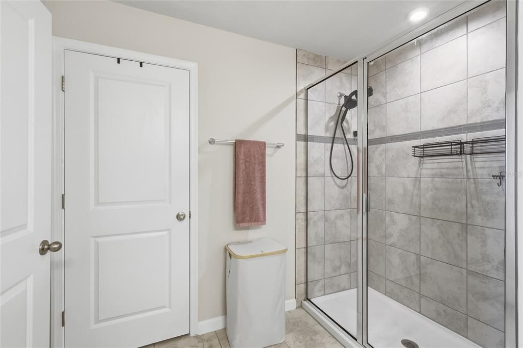 For Sale: $375,000 (3 beds, 2 baths, 1866 Square Feet)