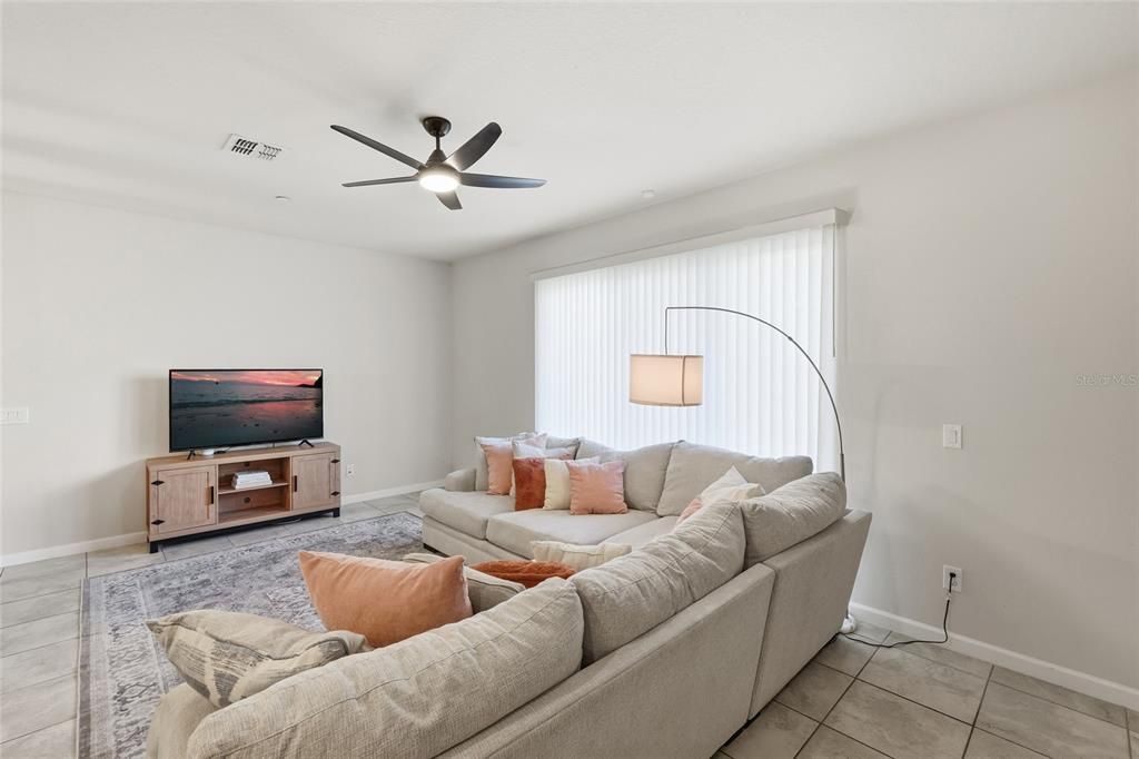 For Sale: $375,000 (3 beds, 2 baths, 1866 Square Feet)