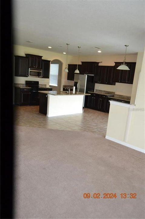 For Rent: $2,995 (5 beds, 3 baths, 3542 Square Feet)