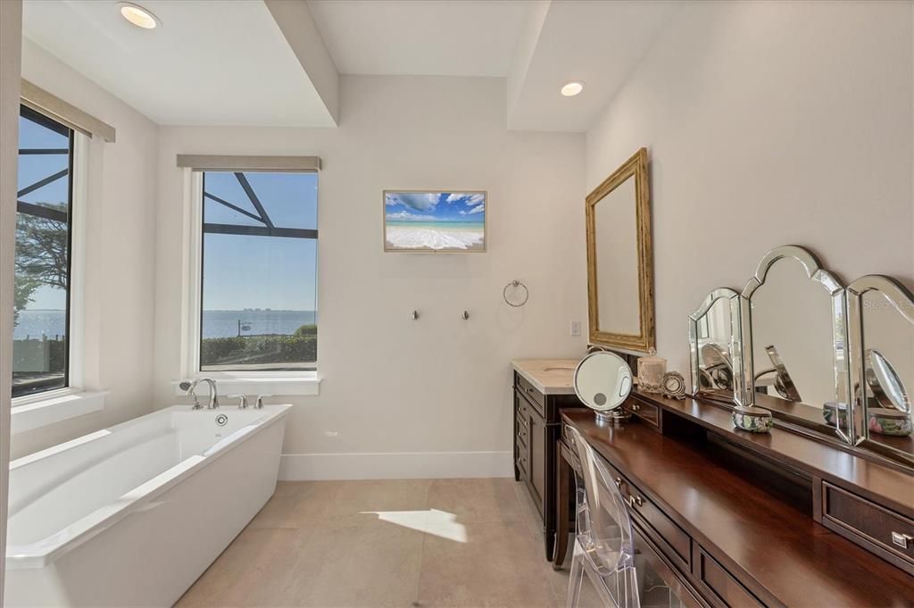 待售: $3,500,000 (4 贝兹, 4 浴室, 3027 平方英尺)