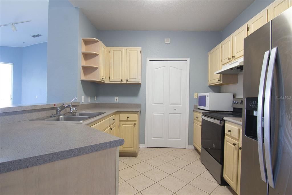 For Rent: $1,550 (2 beds, 2 baths, 1111 Square Feet)