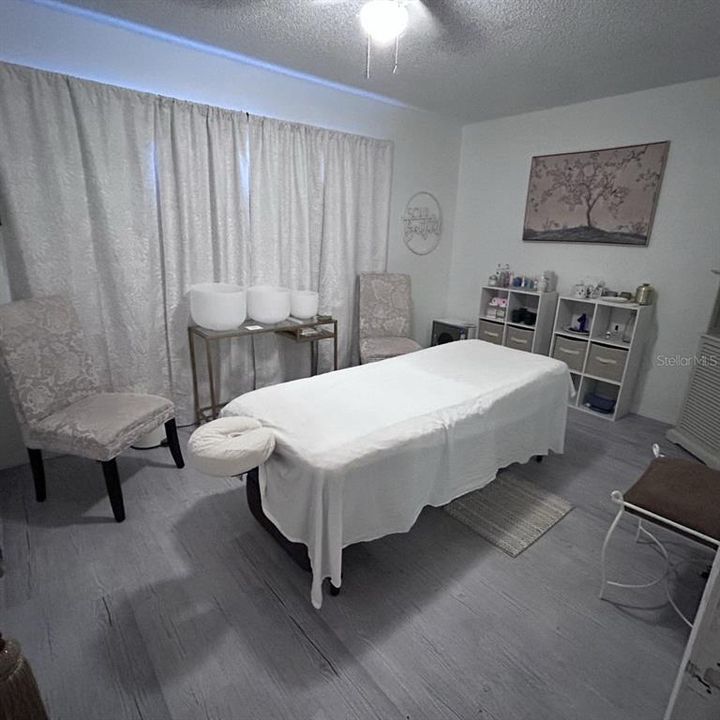 En Venta: $290,000 (4 camas, 2 baños, 1744 Pies cuadrados)