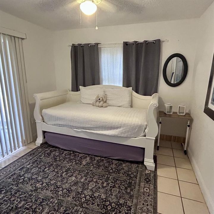 En Venta: $290,000 (4 camas, 2 baños, 1744 Pies cuadrados)