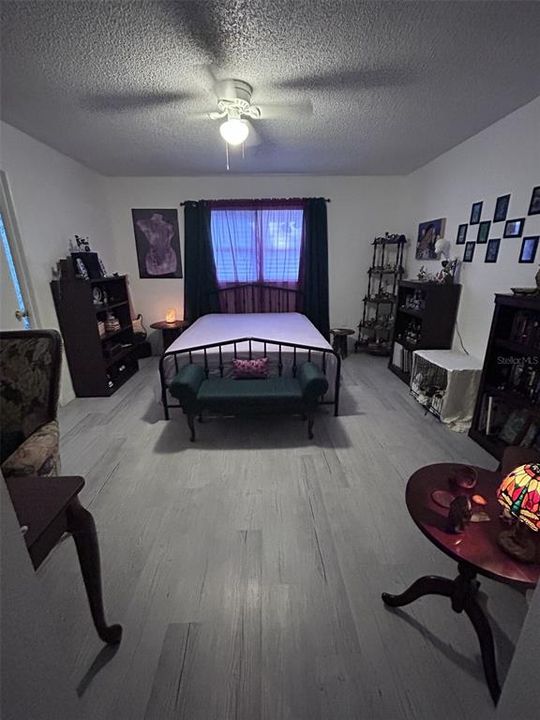 En Venta: $290,000 (4 camas, 2 baños, 1744 Pies cuadrados)