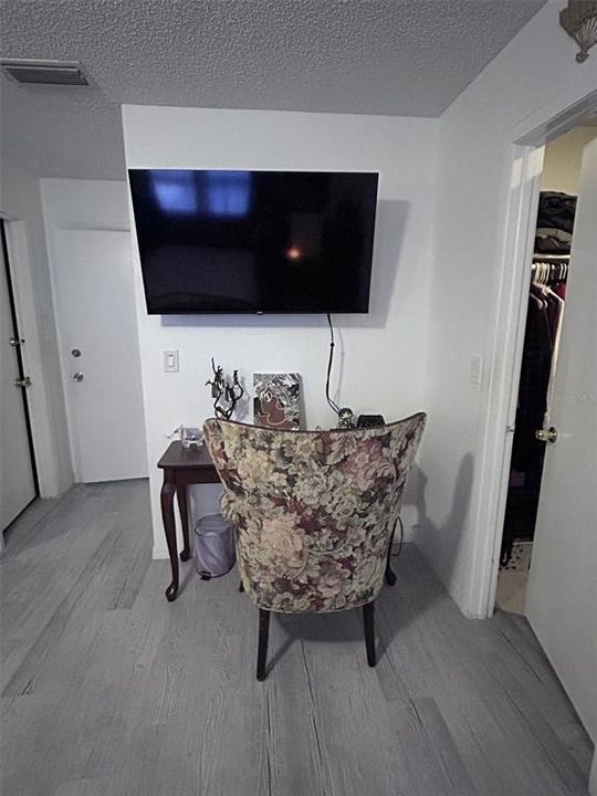 En Venta: $290,000 (4 camas, 2 baños, 1744 Pies cuadrados)