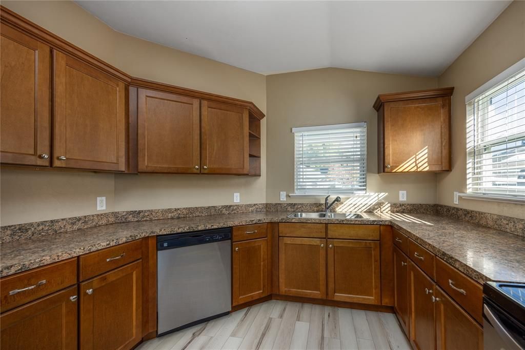 待售: $275,000 (3 贝兹, 2 浴室, 1314 平方英尺)