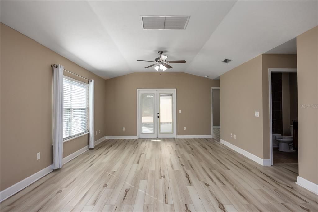 待售: $275,000 (3 贝兹, 2 浴室, 1314 平方英尺)