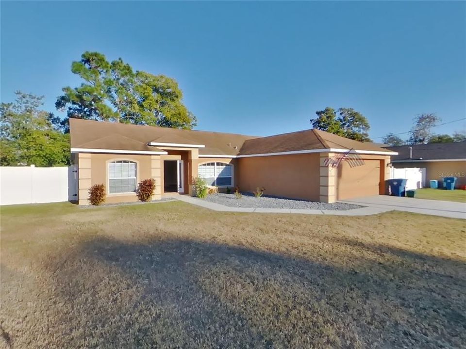 В аренду: $1,839 (3 спален, 2 ванн, 1564 Квадратных фут)