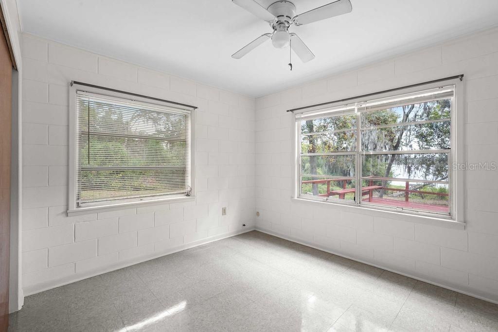 待售: $375,000 (2 贝兹, 1 浴室, 959 平方英尺)