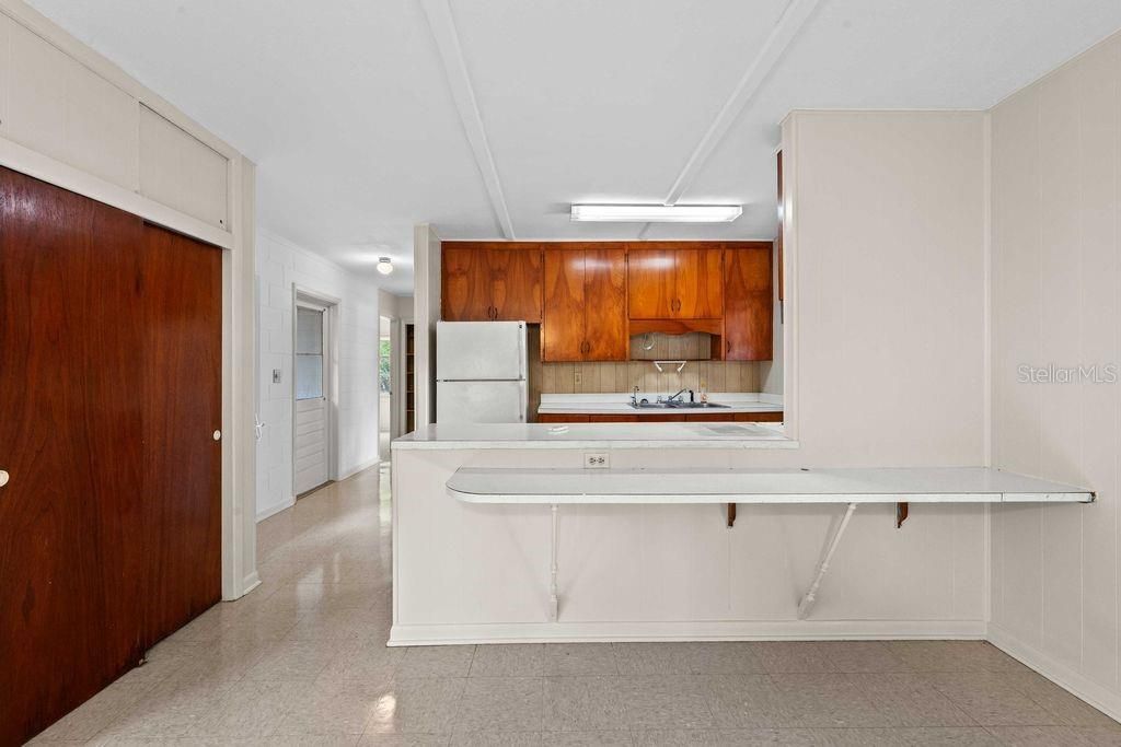 待售: $375,000 (2 贝兹, 1 浴室, 959 平方英尺)