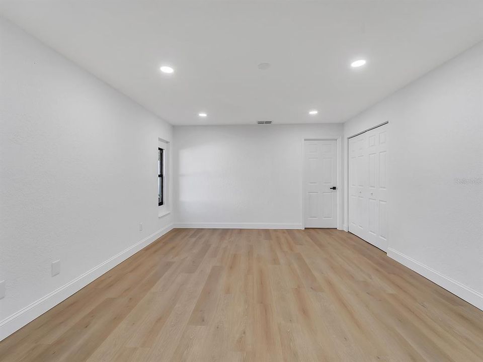 合同活跃: $535,000 (4 贝兹, 2 浴室, 2171 平方英尺)