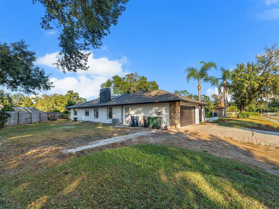 合同活跃: $535,000 (4 贝兹, 2 浴室, 2171 平方英尺)