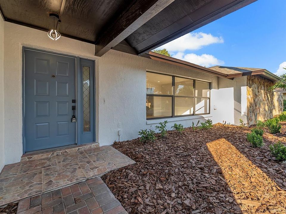 合同活跃: $535,000 (4 贝兹, 2 浴室, 2171 平方英尺)