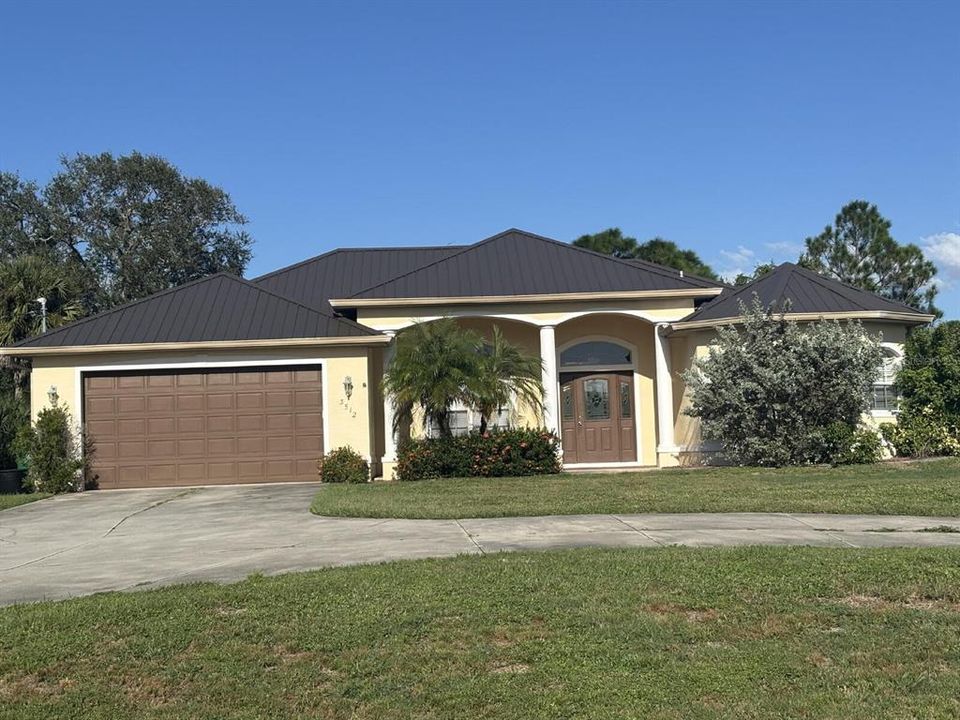 For Rent: $1,850 (3 beds, 2 baths, 1980 Square Feet)