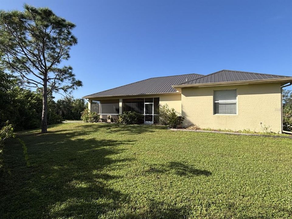 For Rent: $1,850 (3 beds, 2 baths, 1980 Square Feet)