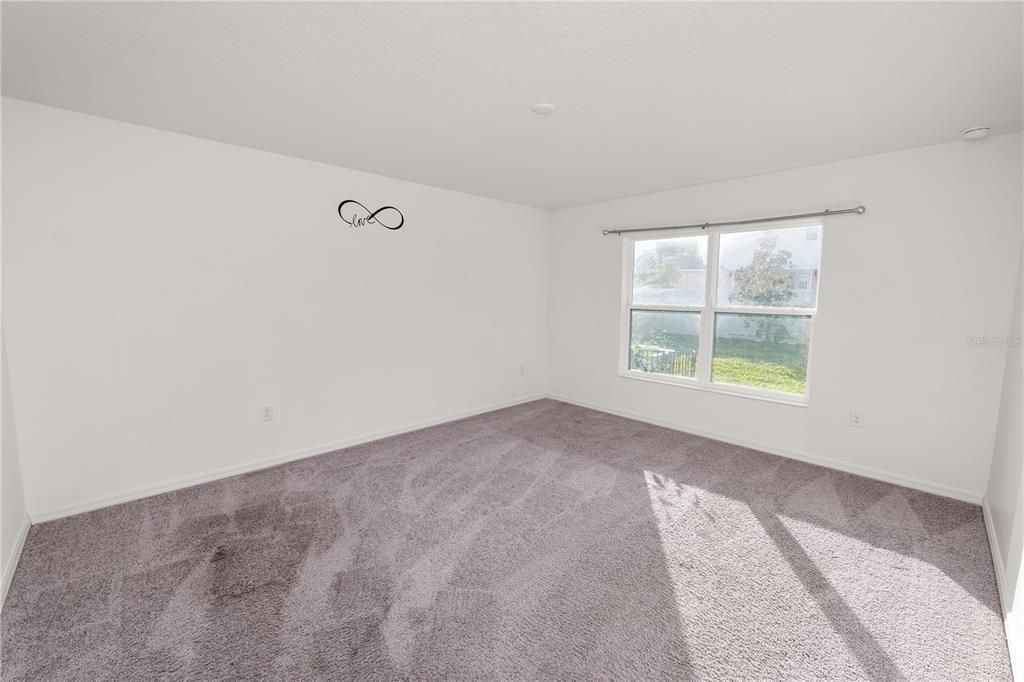 En Venta: $320,000 (4 camas, 2 baños, 1707 Pies cuadrados)